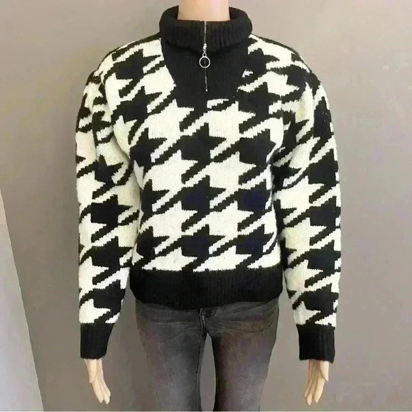 Houndstooth Turtle Neck Black & White Sweater Jumper with Zip Up Collar. - Picture 4 of 14